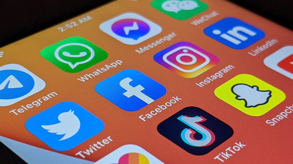 Social media soziale medien mitbestimmen entscheiden öffentlichkeit
