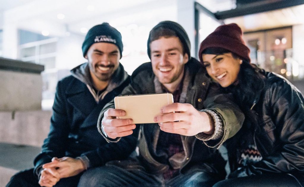 Social Media Nutzer Nutzerinnen